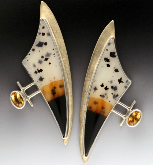 Click to view detail for MB-E128 Earrings Animal Spirit $1968